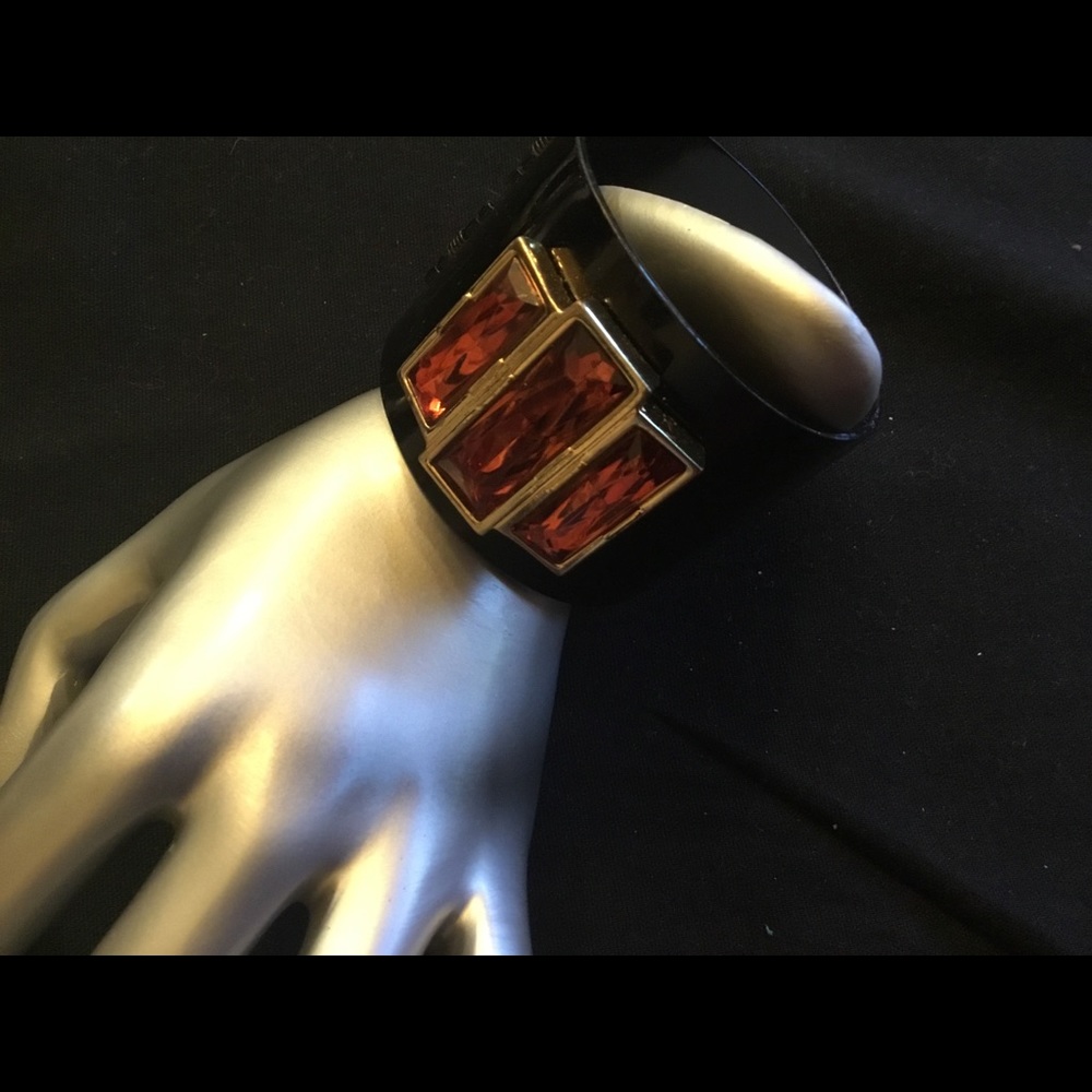 Fashion Design Ladies Cuff Style Wide Bracelet